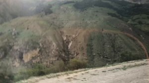 Огромные горы и большая пропасть Черекской теснины Кабардино-Балкарии