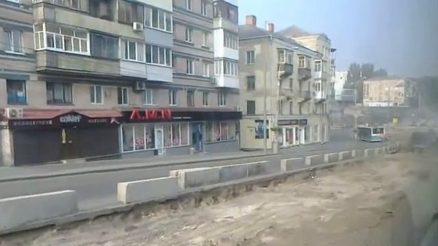 Винница. Площадь Гагарина. Ремонт. Вид из окна трамвая. 26.07.2016 смотреть онлайн