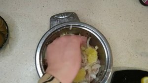 Простые и вкусные рулетики из индейки на шпажках. Подойдут к любому праздничному столу. ?