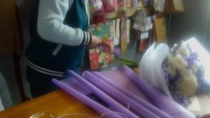 Букет с ирисами, хризантемой и статицей 💜