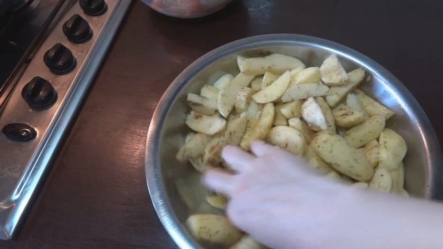 ВКУСНЕЙШАЯ КАРТОШКА С КУРИЦЕЙ!!! Готовим в духовке!