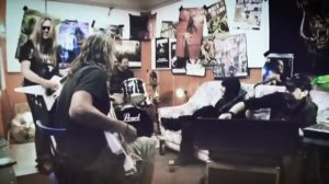 Children Of Bodom - Lookin' Out My Back Door