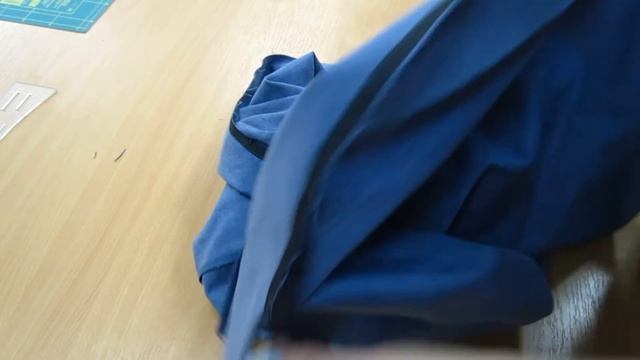 Последовательность обработки английского воротника  Обрачиваем борт подбортом