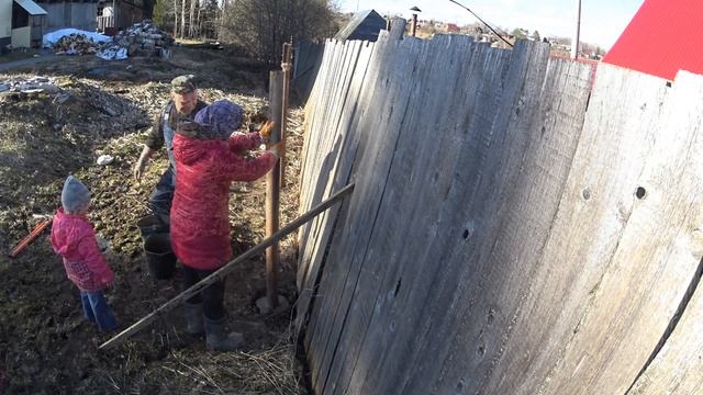 ДРОВА / УСТАНОВКА СТОЕК ДЛЯ ЗАБОРА / ХОРОШИЙ ДЕНЕК / РОЛИКИ БУДУТ КОРОЧЕ / день в деревне смотреть онлайн