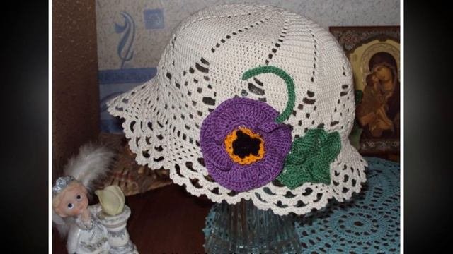 Летние вязаные шапочки и береты