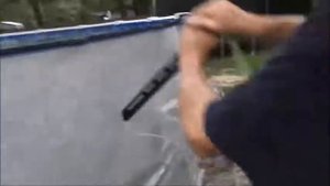 Злой дед расхерачил бассейн