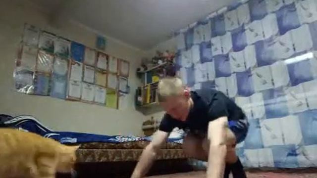 Как накачать плечи в домашних условиях без железа? смотреть онлайн