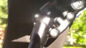 ПОДСЕДЕЛЬНЫЙ ШТЫРЬ SR SUNTOUR С АМОРТИЗАТОРОМ. ОБЗОР.