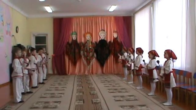 МАРИЙСКИЙ ТАНЕЦ С ЛОЖКАМИ