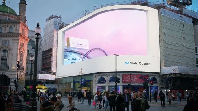 Piccadilly Circus 3D billboard takeover | Meta Quest смотреть онлайн