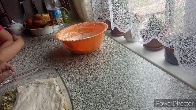 Заливной дрожжевой пирог с луком и яйцом.Чесночные стрелки. смотреть онлайн