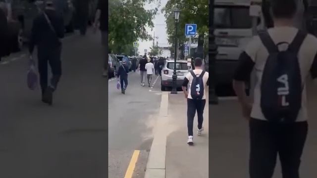 В МОСКВЕ МУСУЛЬМАНЕ ВЫШЛИ НА УЛИЦУ И КРИЧАЛИ АЛЛАХУ АКБАР ⚡️ ? ?