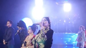 Shabnam Surayo, Surayo Qasimova, Farzunai Khurshed & Fariduni Khurshed - Peshvoi Millat