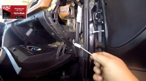 Peugeot 307 Glove box lid Removal