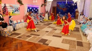 Танец   с  веерами- вейлами в детском саду