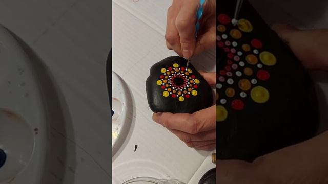 Рисунки на камнях смотреть онлайн