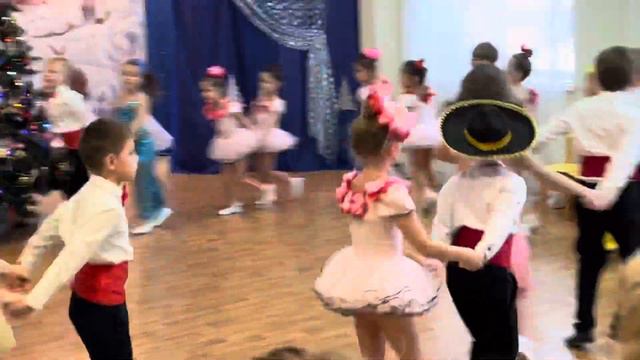 Новый год 2021 Милана 03 смотреть онлайн