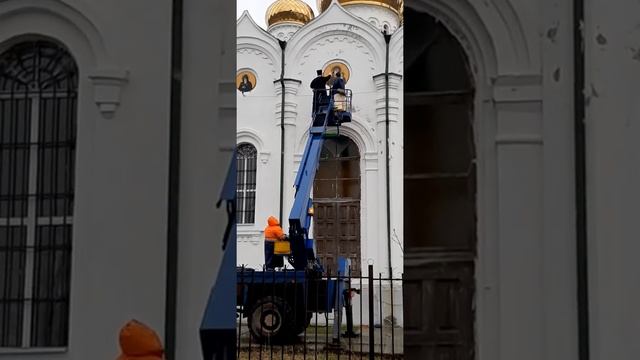 Установка икон на Храм в селе Середниково