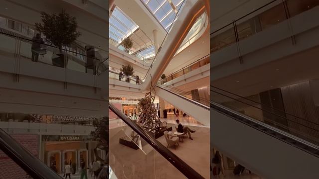 Красивый транспорт с видом на город в Дубай- МЕТРО! смотреть онлайн