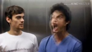 мужик пёрнул в лифте в хорошем качестве