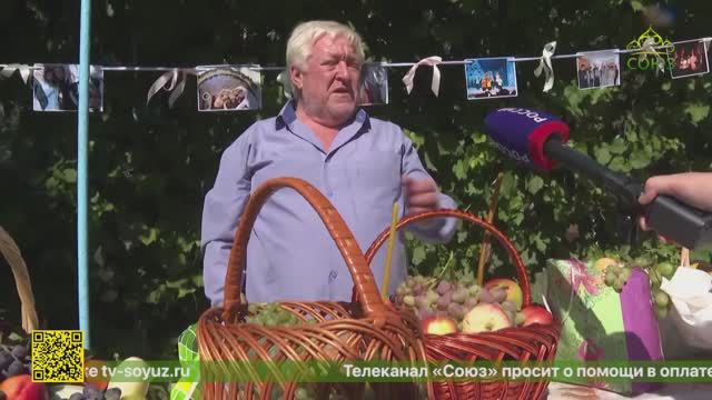 Торжественное богослужение и освящение плодов состоялось в старинном Преображенском храме Астрахани