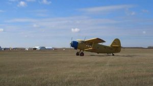 Самолет Ан 2 на больших колесах