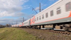"Подмигнул!" Электровоз ЭП20-031 с поездом №030С Москва- Новороссийск.