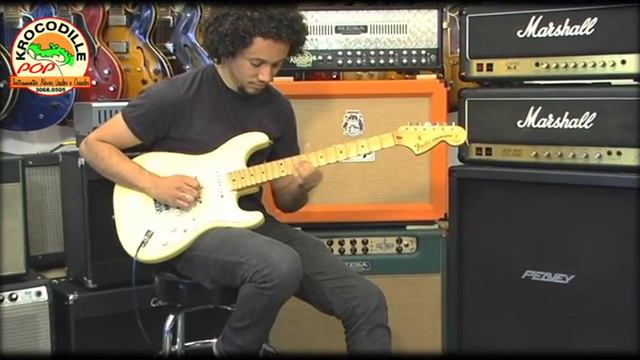 Fender Stratocaster Yngwie Malmsteen Signature Vintage White смотреть онлайн