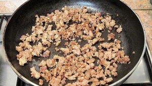 Слоеный пирог с фаршем и грибами