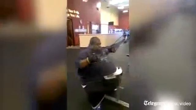 Larry Evans 57 Stone Man Weight Loss Routine Day 140 Of His Work Out смотреть онлайн