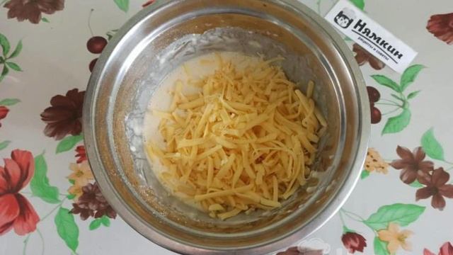 Ленивый хачапури с сыром на молоке на сковороде
