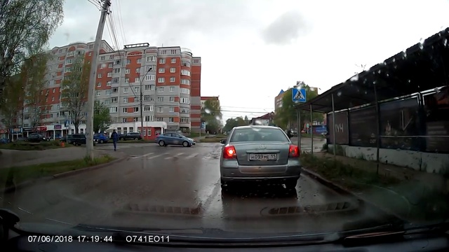 Пацан в рубашке родился!