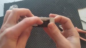 Xiaomi снятие  выпрессовка выдавливание колеса робота-пылесоса. Снятие шестеренки с оси колеса.