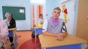 СТРАННЫЙ НОВЕНЬКИЙ СЛЕДИТ ЗА ВСЕМИ! АМИНА СКРЫВАЕТ СЕКРЕТЫ ОТ ЛП!!!