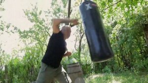 Работа на боксёрском мешке 30 кг