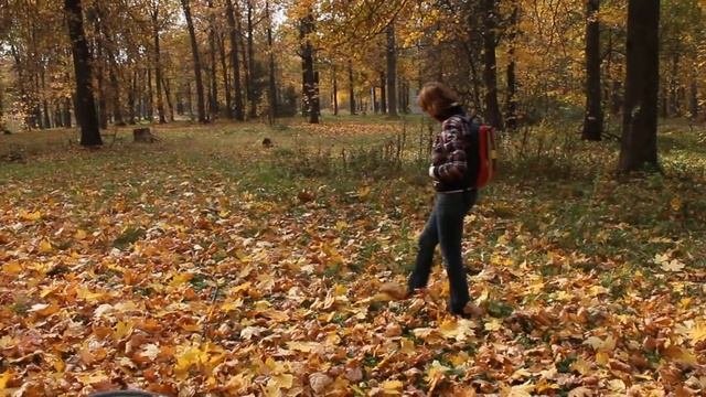 девушка и велосипед MVI 2739 смотреть онлайн