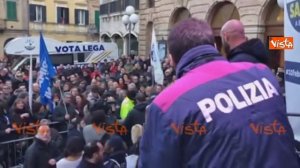 Salvini in Abruzzo, un uovo manca il ministro_ 