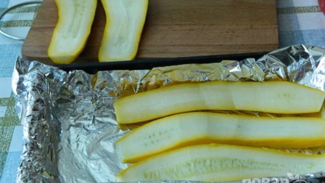 Кабачки диетические (рулетики с сыром)