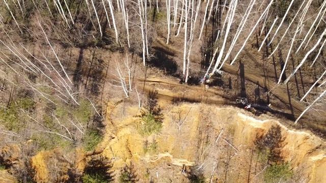 Полет на квадрокоптере над карьером в г. Дзержинский, МО. смотреть онлайн