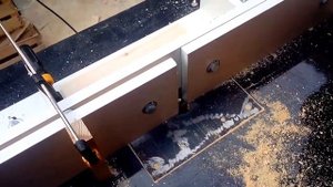 Изготовление разделителя Гофмана на боковой планке гнездовой рамки с помощью фрезера.