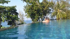 Пхукет отель Пульман .Бассейн с видом на Найтон бич.