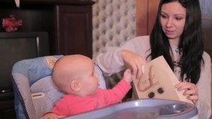 С маленьким ребенком в самолете: чем занять и как помочь [Супермамы]