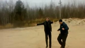 Пьяные танцы на пустыре. Смотреть до конца, ржака!!!!!!!!!!!