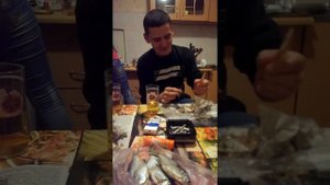 Как правильно есть таранку