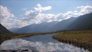 лодка POLAR c водомётом.. глубина реки на перекате 8-15 см.. Якутия