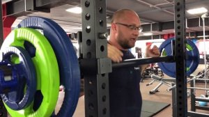 Армейский жим или жим стоя.