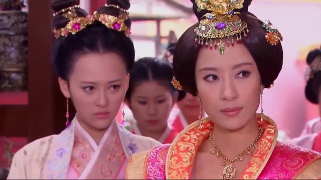 【后宫凤华】EP13｜丫鬟代替小姐进宫选秀，竟被皇帝一眼看上，为了躲避贵妃毒手，她将自己献给了大太监💥｜赵丽颖 冯绍峰 安以轩 林更新 吴磊 蒋依依 杨怡 смотреть онлайн