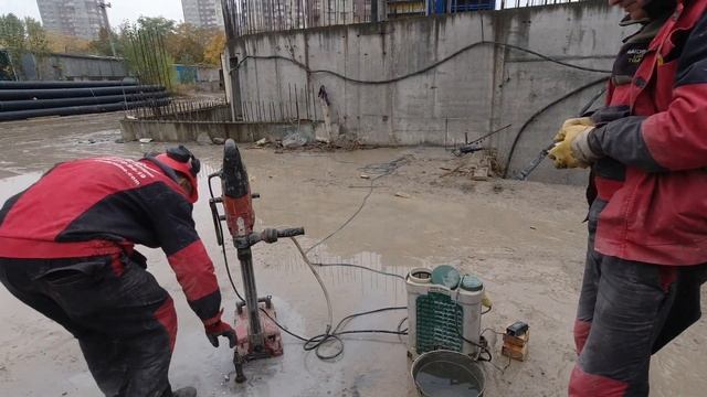 Почему бурение диаметром 35мм стоит дороже чем 150мм? | КАК СВЕРЛИТЬ ОТВЕРСТИЯ ПОД ЗАКЛАДНЫЕ КОЛОНН