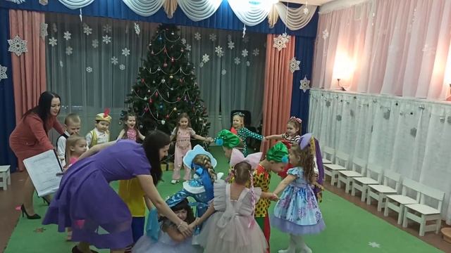 Новогодний утренник, часть 1 смотреть онлайн