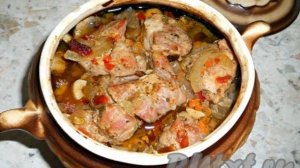 Рецепт свинины с грибами в горшочке